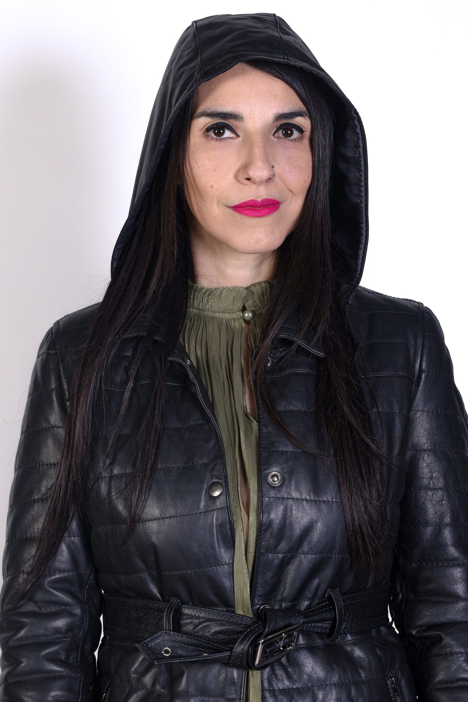 melissa Abrigo de piel capitonado para mujer Melissa de Kenia Store, color negro con gorro desmontable.